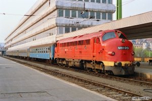 MÁV M61 013 med Tog 9718. Budapest-Déli 16.04.1991.