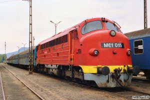 MÀV M61 015 med Tog 9764. Tapolca 17.04.1991.