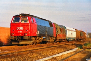 DSB MZ 1444 med G 7979 Gb-Ab. Odense 21.01.1990.