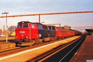DSB MZ 1411 med IC 143 Kh-Fh. Odense 05.02.1990.
