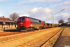 DSB MZ 1430 med G 8732 Va-Kd (militærtog). Varde 03.03.1990.