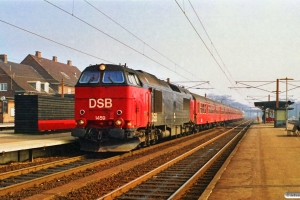 DSB MZ 1459 med P 5039 Kh-Ge. Ringsted 17.03.1990.