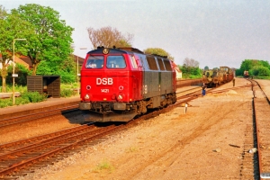 DSB MZ 1421 løber om på G 8849. Kauslunde 06.05.1990.