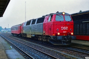 DSB MZ 1417+Bf 335 som M 7372 Te-Pa - Materiel fra P 4381 Flb-Te. Tinglev 27.06.1990.