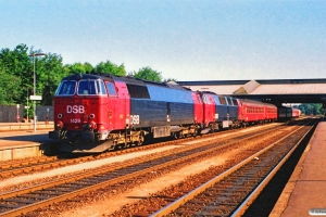 DSB MZ 1429+MZ 1418 med IC 126 Fa-Flb. Fredericia 15.07.1990.