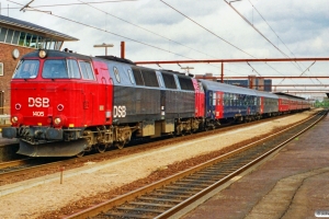 DSB MZ 1405+Bcm+Bcm+Bf-x+A+B+Bk+Bf+Bf-x som IC 135 Kh-Es. Odense 04.10.1990.