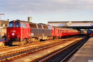 DSB MZ 1414 med IC 163 Kh-Ar. Fredericia 31.05.1991.