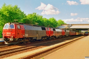 DSB MZ 1434+MZ 1431+MZ 1432 med IC 168 Fh-Ngf. Fredericia 01.06.1991.