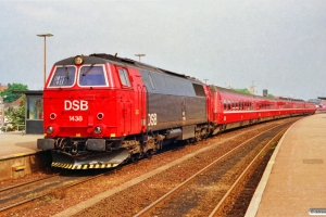 DSB MZ 1438+Bfs+Bfm+ABfm+Bafm+Bfs som IR 4555 Hgl-Kb. Holbæk 02.07.1991.