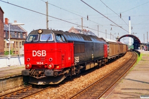 DSB MZ 1454 med G 40721 Kk-Rfø. Nørrebro 03.07.1991.