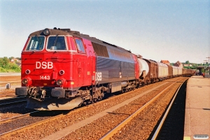 DSB MZ 1443 med G 9266 Næ-Gb. Næstved 05.07.1991.