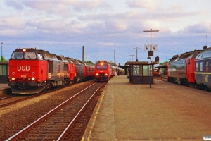 DSB MZ 1452+ME 1523 med Re 302 Ge-Kh, ME 1505 med EC 192 Rf-Kh og ME 1517 med P 483 Kh-Rf. Nykøbing F. 21.06.1992.