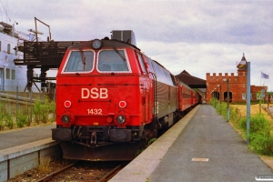 DSB MZ 1432 med Re 2244 Ge-Hgl. Gedser 22.06.1992.