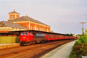 DSB MZ 1427+3 B+Bk+BDan som Re 3149 Ngf-Ab. Ålborg 28.06.1992.