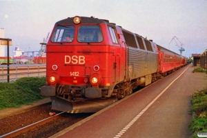 DSB MZ 1412+4 B+BD+Bcm+Bcm+WLABr som IR 590 Fh-Kh. Frederikshavn 01.07.1993.