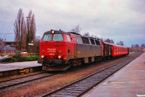 DSB MZ 1403+Gs+S-tog+Gs som G 6860 Rd-Htå. Nyborg 11.12.1993.