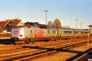 DSB MA 468 med Str-delen af L 123. Nyborg Færge 09.12.1989.