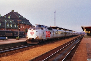 DSB MA 466+MA 463 med L 124 Str-Kh. Odense 26.12.1989.