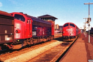 DSB MY 1128 med G 7251 Svg-Od og MY 1115+B 307+B 171 som P 2753 Od-Fa. Odense 16.09.1988.