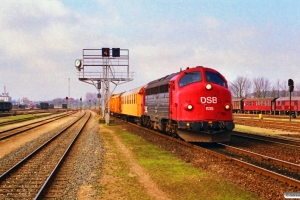 DSB MY 1135+hjælpetog til Nyborg. Odense 31.03.1989.