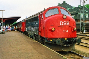 DSB MY 1114+ABns+Bn+Bn+Bn som P 8447 Kh-Od. Odense 21.06.1989.