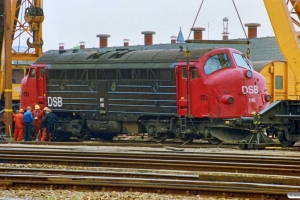 DSB MY 1116 sporsættes. Odense 09.05.1990.