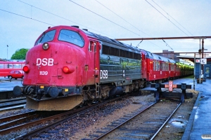 DSB MZ 1420+8 Bn+ABns+MY 1139 som P 8170 Re-Ngf. Odense 01.07.1990.