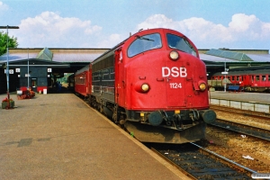 DSB MY 1124+3 B som P 6104 Fa-Ngf. Fredericia 29.07.1990.