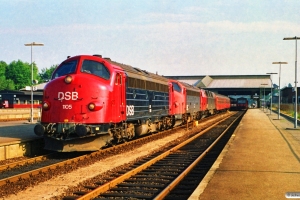 DSB MY 1105+MY 1132+MZ 1423 med IC 126 Fa-Flb. Fredericia 12.08.1990.