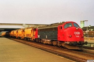 DSB MY 1146+ballastrensetog som M 8032 Od-Fa. Fredericia 25.04.1991.