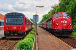 DSB MR/D 51 som Re 3744 Hr-Fa og MY 1104+Bab+Bf+Bf+Bf-x+Bf som Re 3729 Fa-Hr. Jelling 27.06.1991.