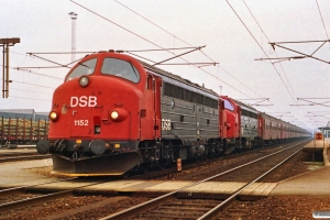 DSB MY 1152+MY 1147+8 Bn-v+Bn+6 Bn-v som M 6037 Kø-Nf. Ringsted 11.04.1992.