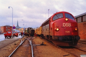 DSB MY 1125+hjælpetog og afsporet MH 396. Århus 20.11.1992.