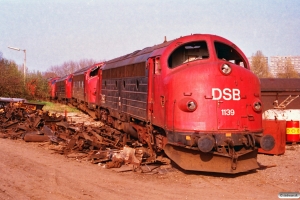DSB MY 1139, MY 1130, MY 1141 og MV 1102 ved Henriksen. Århus 24.04.1993.