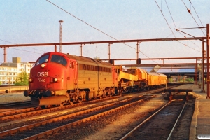 DSB MY 1146+hjælpetog som M 6109 Pa-Fa. Fredericia 09.05.1994.