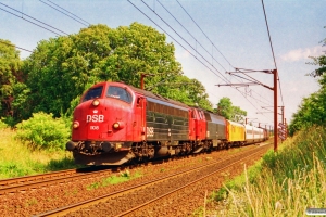 DSB MY 1108+MZ 1428+Hjælpevogn 2+MF 13+MZ 1439+MZ 1442 som M 6145 Gb-Ar. Km 26,8 Ng (Marslev-Odense) 09.07.1994.