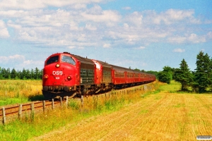 DSB MY 1131+MY 1119+3 B+Bn-v+4 B+B-t+B som IR 8040 Kw-Te. Km 36,8 Sdb (Kliplev-Tinglev) 19.07.1994.