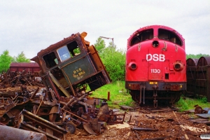 DSB MH 308 og MY 1130 ved Henriksen. Århus 26.05.1995.