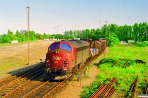 DSB MY 1157 rangerer med vogne til Kommunekemi. Nyborg 28.05.1997.