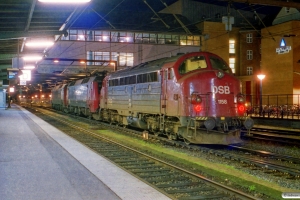 DSB EA 3006+EA 3015+MY 1158 som M 7290 Fa-Od. Odense 09.01.2001.