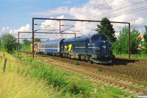 DSB 90 86 00-21 135-7+måleledsagevogn 008+Siemens 708 302-5 som GM 8037 Pa-Hg. Km 162,0 Kh (Odense-Holmstrup) 29.08.2004.