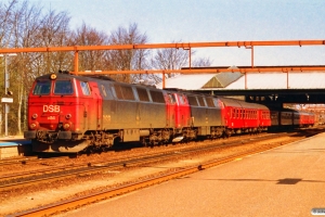 DSB MZ 1414+MZ 1402+Bab+3 B+A+BD som IP 275 Fh-Flb. Fredericia 17.04.1994.