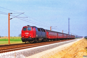 DSB MZ 1422+B+AB+AB+BD+A+3 B som IP 275 Fh-Flb. Km 78,2 Fa (Vojens-Rødekro) 01.05.1995.