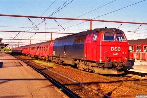 DSB MZ 1445 med RØ 2448 Næ-Ro. Roskilde 22.05.1995.