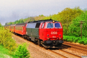 DSB MZ 1432+B+B+BDan+B-t+B som RV 3160 Ab-Ngf. Km 213,0 Fa (Hobro-Arden) 26.05.1995.