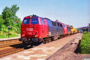 DSB MZ 1422+MY 1146+hjælpetog som M 6103 Ar-Vg. Langå 27.06.1995.