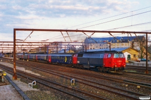 DSB MZ 1437 med IR 590 Fh-Kh. Roskilde 26.04.1997.