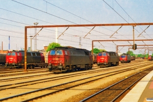 DSB MZ 1422, MZ 1427, MZ 1415, EA 3004 og MZ 1421. Odense 08.06.1997.