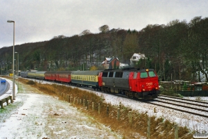 DSB MZ 1405+DB Bocmh+DSB BDDk+WRD+DB Bcm+Bocm+DSB WLABmh som IP 813584 Pa-Ar. Km 27,9 Fa (Vejle-Hedensted) 01.03.1998.