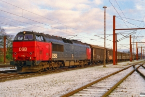 DSB MZ 1452 med G 8645 Rg-Od. Ringsted 24.12.2000.